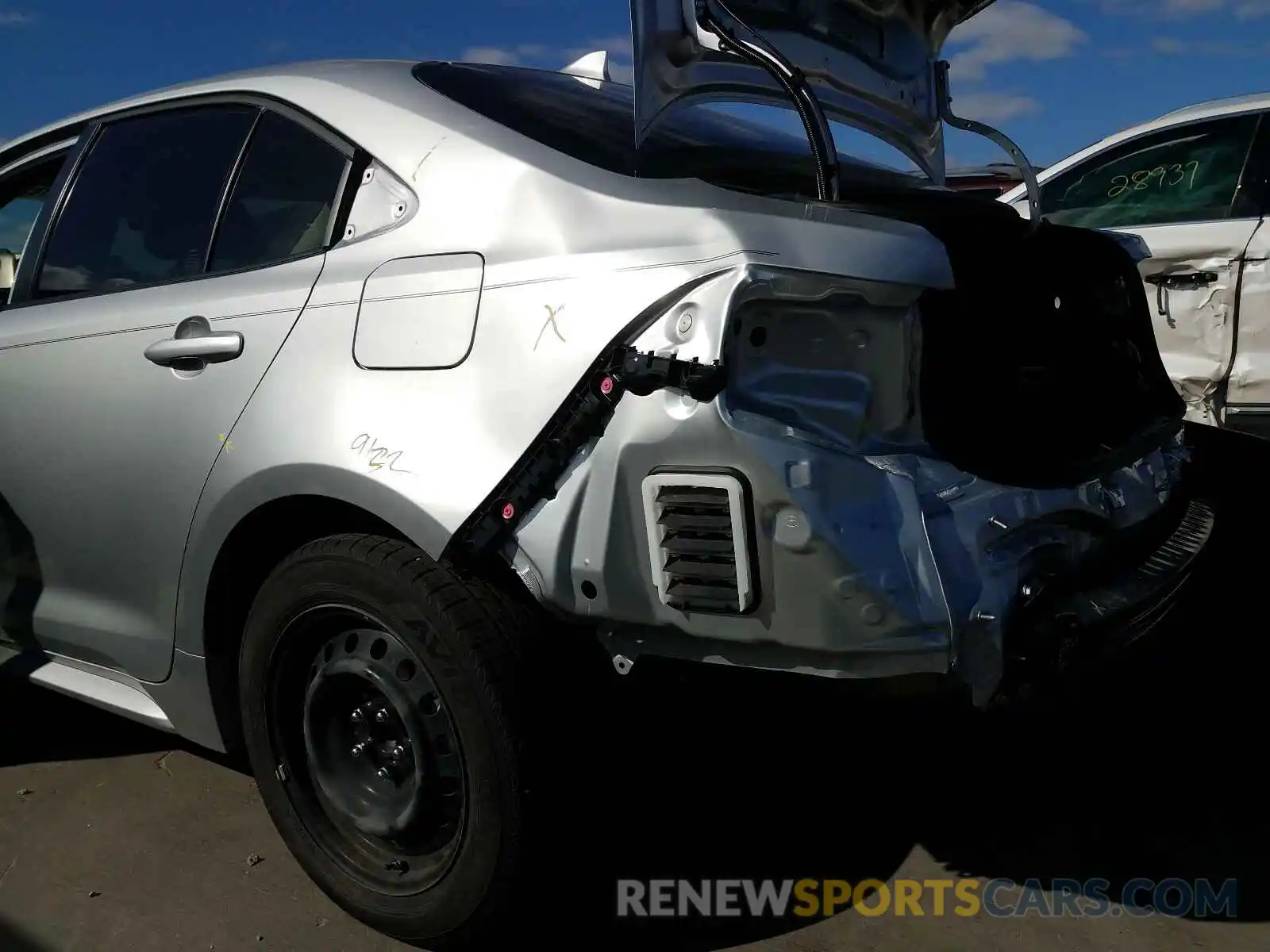 9 Photograph of a damaged car JTDEPMAE4MJ135436 TOYOTA COROLLA 2021