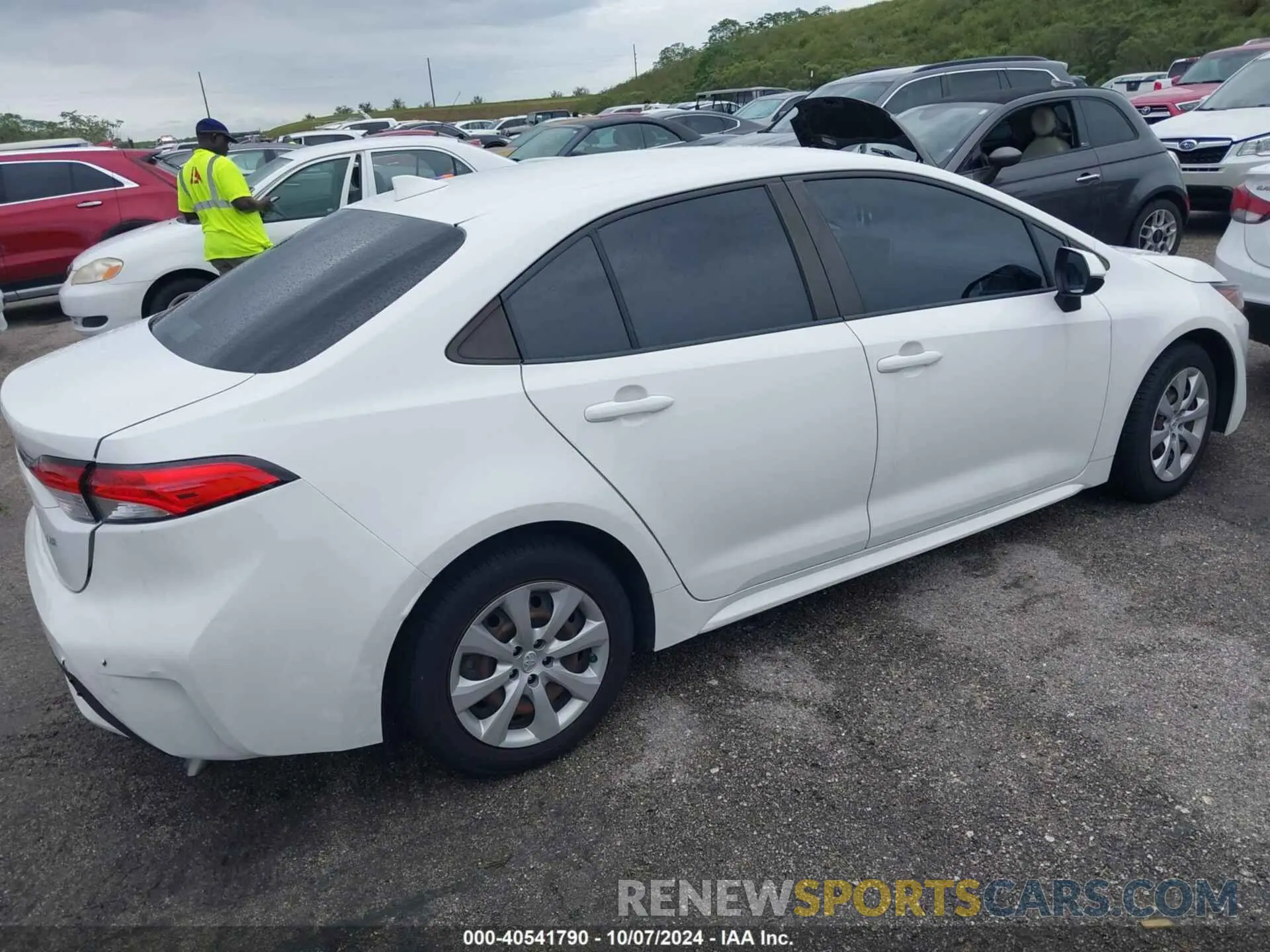 4 Photograph of a damaged car JTDEPMAE4MJ171921 TOYOTA COROLLA 2021