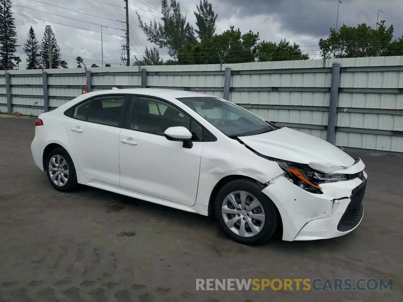4 Photograph of a damaged car JTDEPMAE5MJ126518 TOYOTA COROLLA 2021