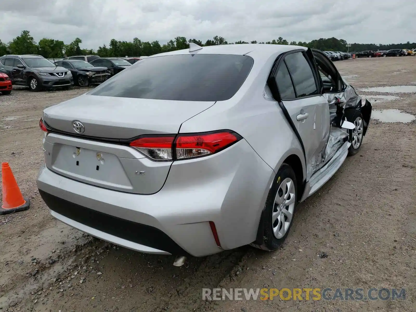 4 Photograph of a damaged car JTDEPMAE5MJ155419 TOYOTA COROLLA 2021