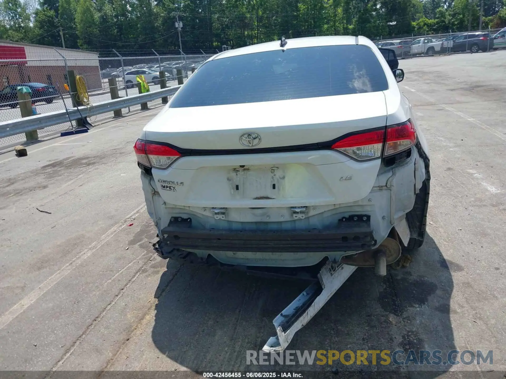 16 Photograph of a damaged car JTDEPMAE5MJ175962 TOYOTA COROLLA 2021