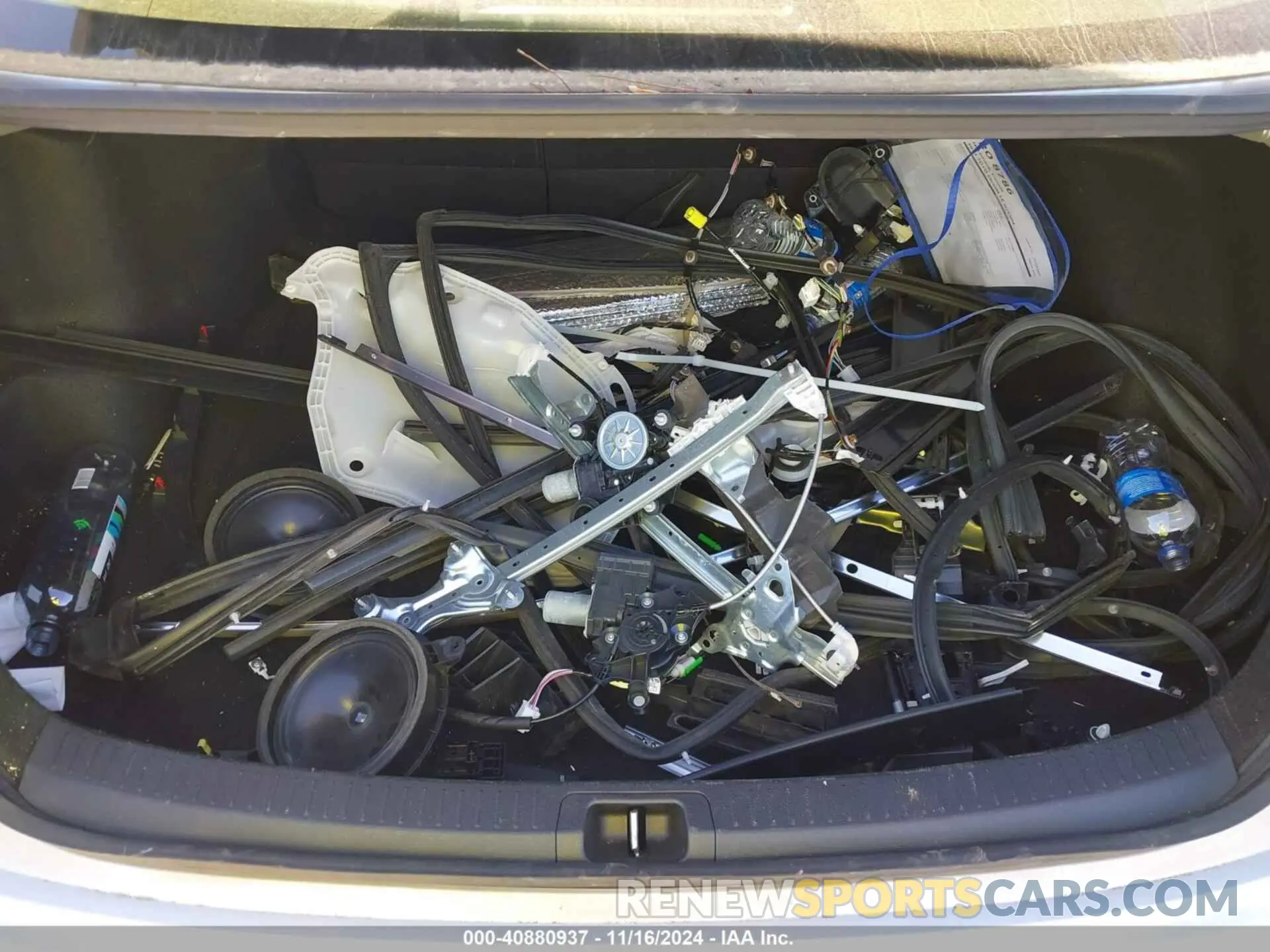 18 Photograph of a damaged car JTDEPMAE6MJ131338 TOYOTA COROLLA 2021