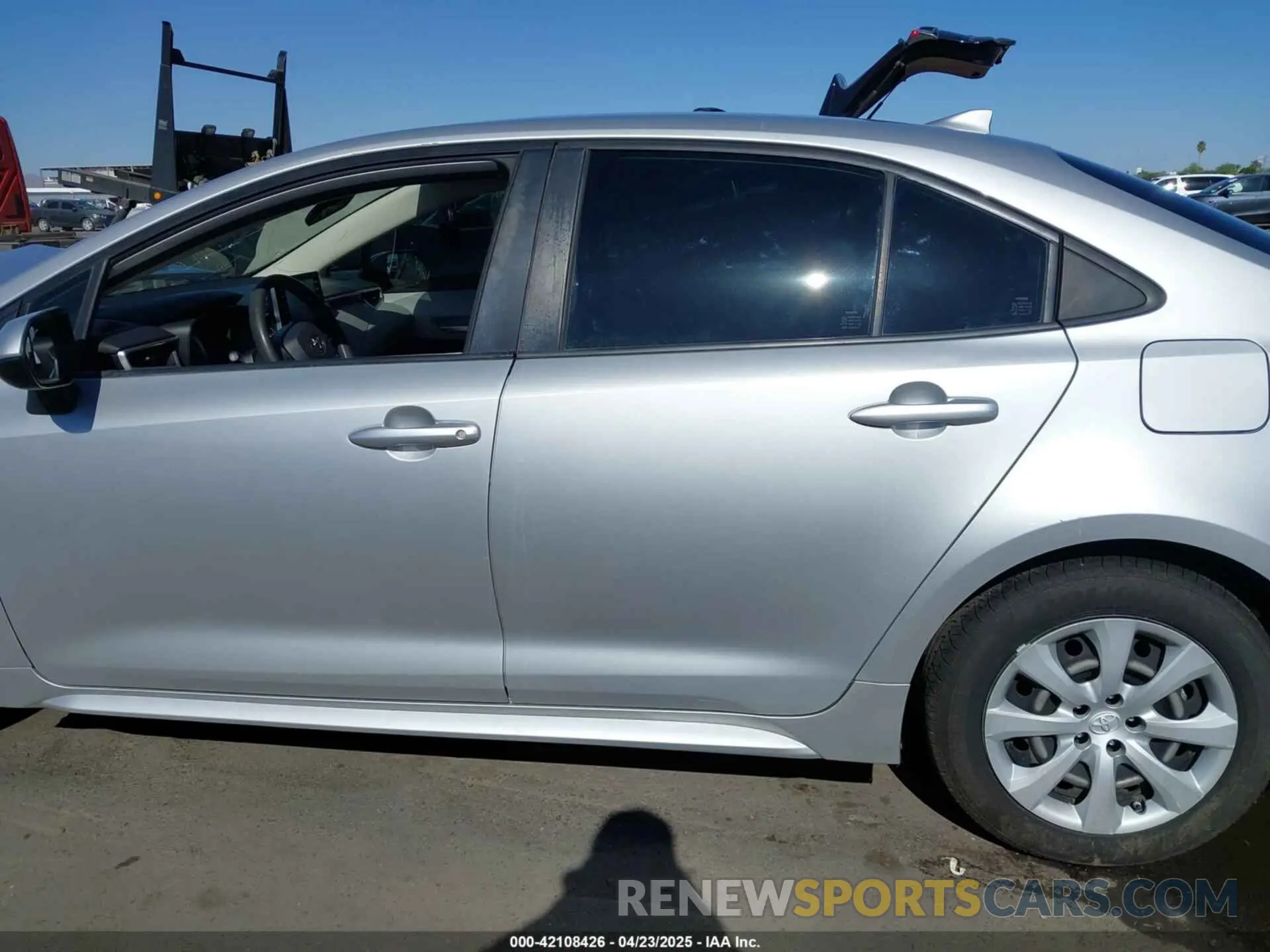 14 Photograph of a damaged car JTDEPMAE6MJ159494 TOYOTA COROLLA 2021