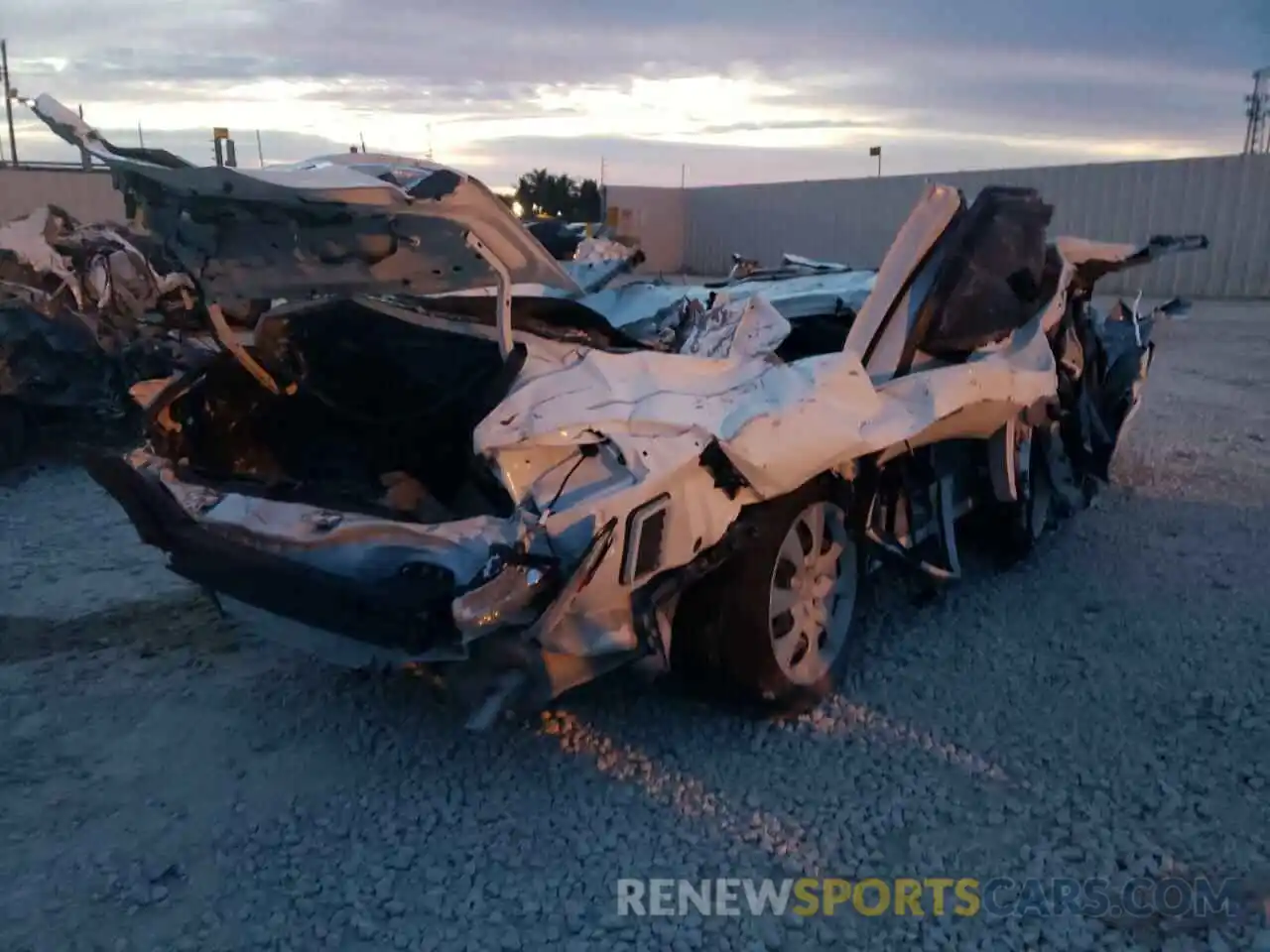 4 Photograph of a damaged car JTDEPMAE7MJ122101 TOYOTA COROLLA 2021