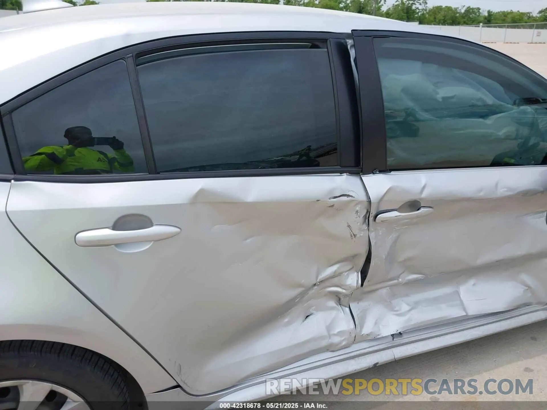 6 Photograph of a damaged car JTDEPMAE7MJ158841 TOYOTA COROLLA 2021