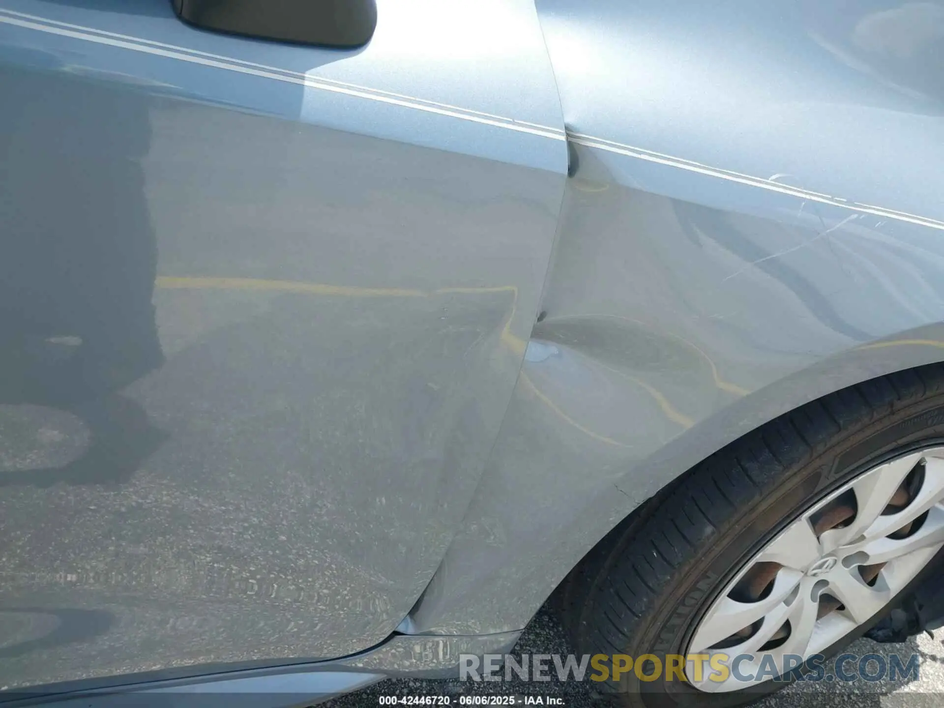 18 Photograph of a damaged car JTDEPMAE7MJ171461 TOYOTA COROLLA 2021