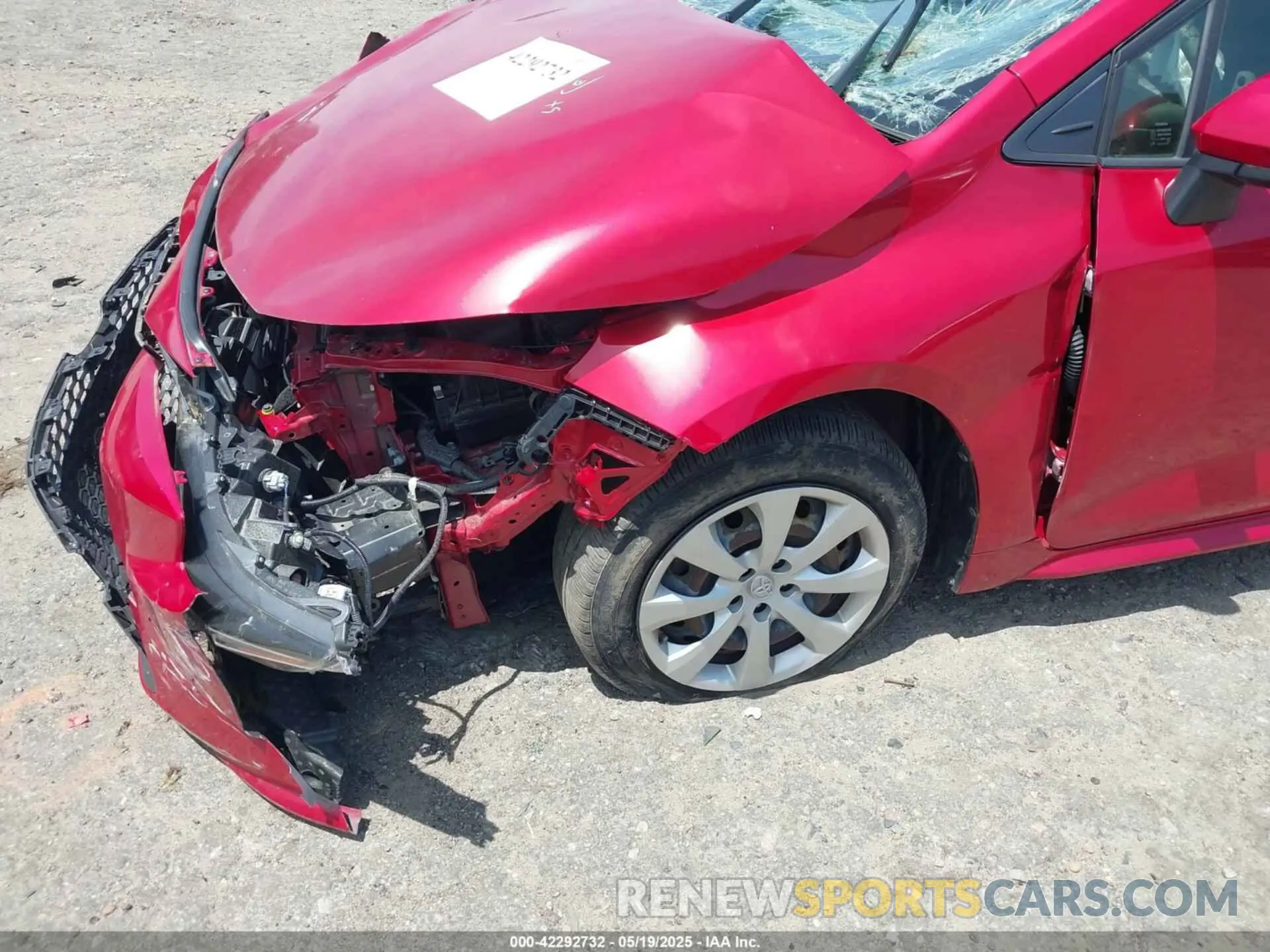 19 Photograph of a damaged car JTDEPMAE9MJ136002 TOYOTA COROLLA 2021
