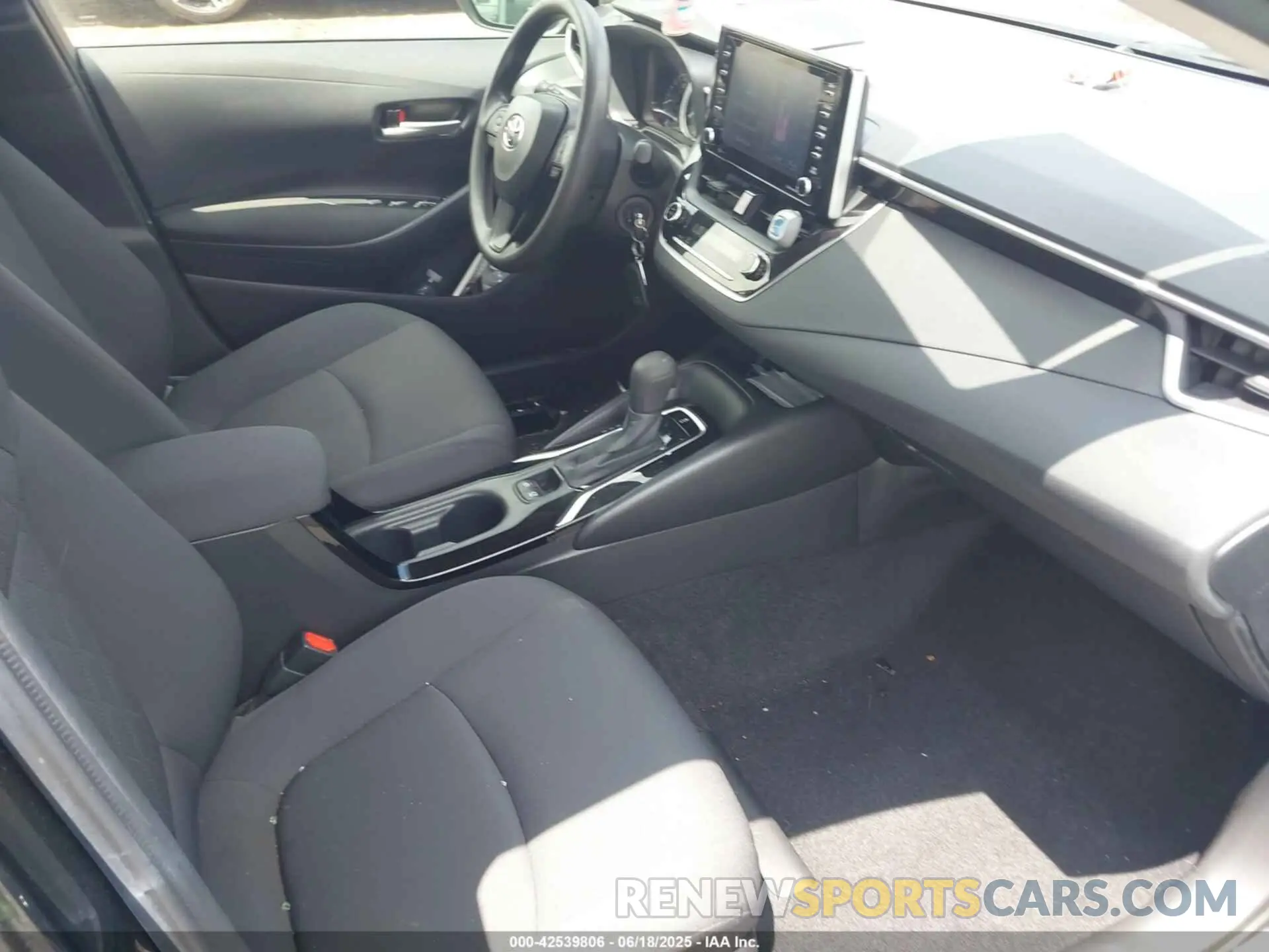 5 Photograph of a damaged car JTDEPMAEXMJ143346 TOYOTA COROLLA 2021