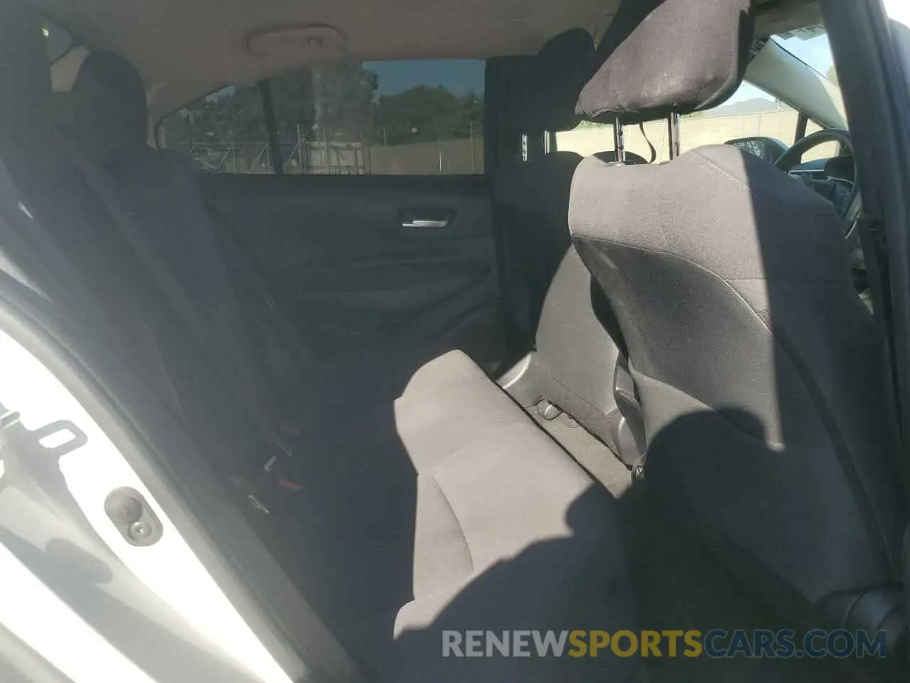 10 Photograph of a damaged car JTDEPMAEXMJ158719 TOYOTA COROLLA 2021