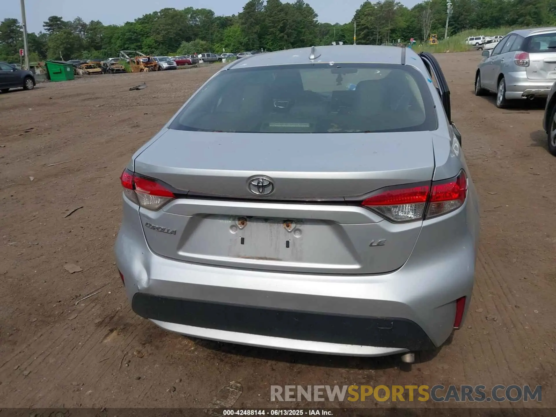 16 Photograph of a damaged car JTDVPMAE0MJ120013 TOYOTA COROLLA 2021