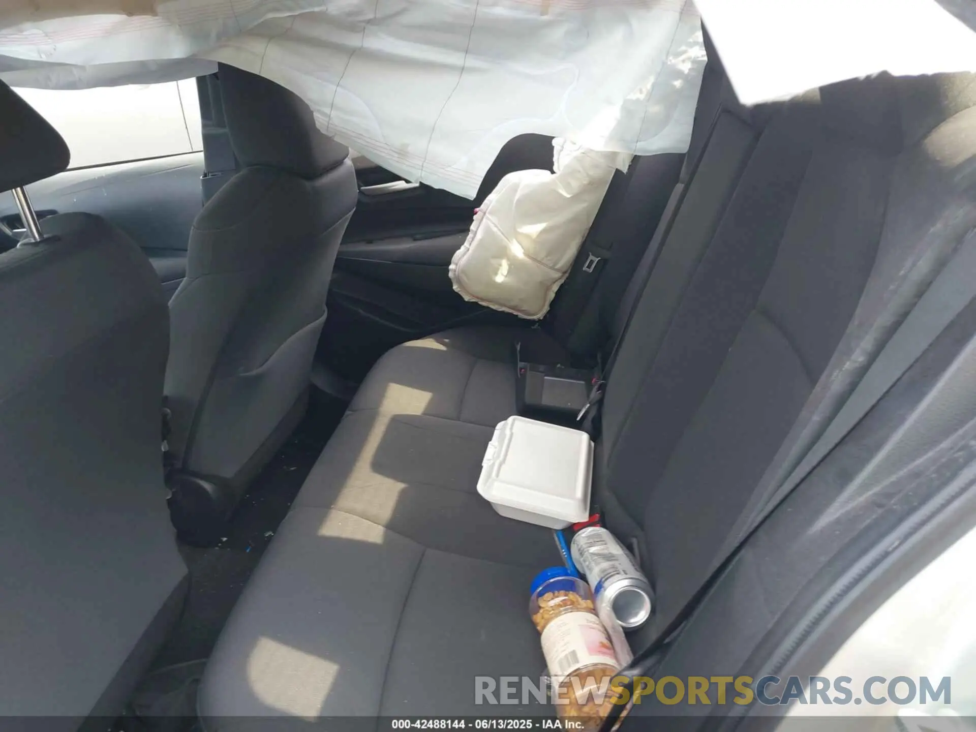 8 Photograph of a damaged car JTDVPMAE0MJ120013 TOYOTA COROLLA 2021