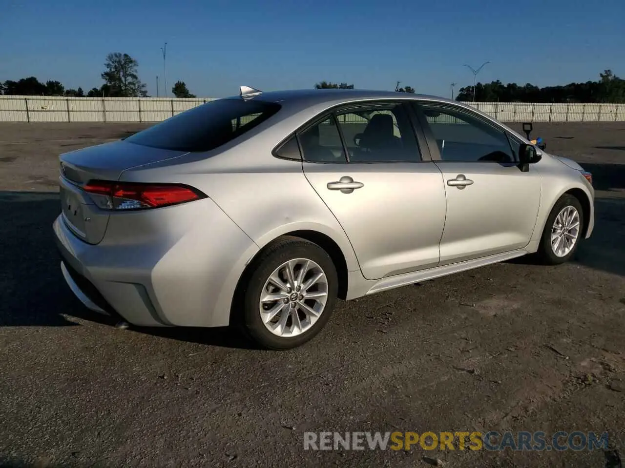 3 Photograph of a damaged car JTDVPMAE2MJ146001 TOYOTA COROLLA 2021