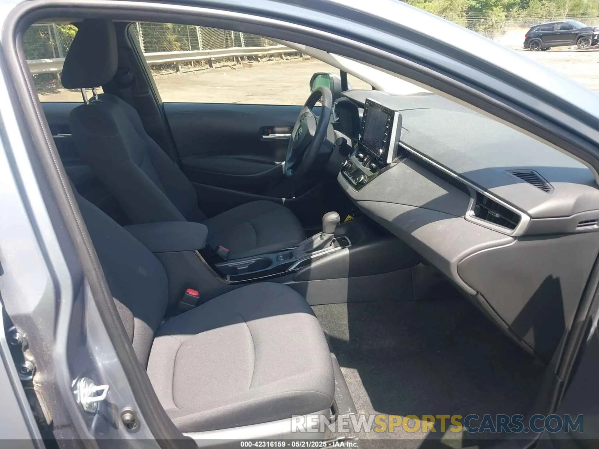 5 Photograph of a damaged car JTDVPMAE3MJ135931 TOYOTA COROLLA 2021