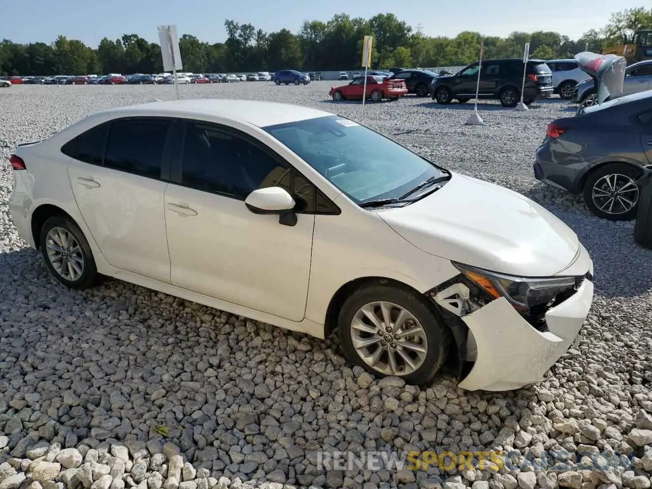 4 Photograph of a damaged car JTDVPMAE5MJ153749 TOYOTA COROLLA 2021