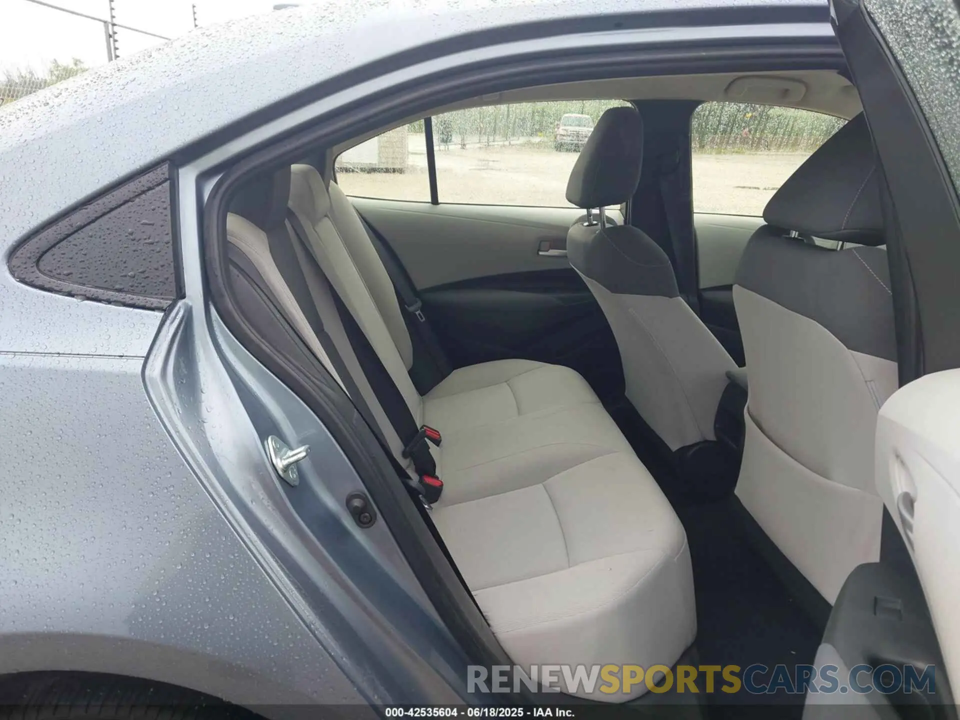8 Photograph of a damaged car JTDVPMAE5MJ165268 TOYOTA COROLLA 2021