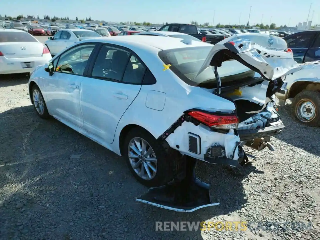 3 Photograph of a damaged car JTDVPMAE6MJ132117 TOYOTA COROLLA 2021