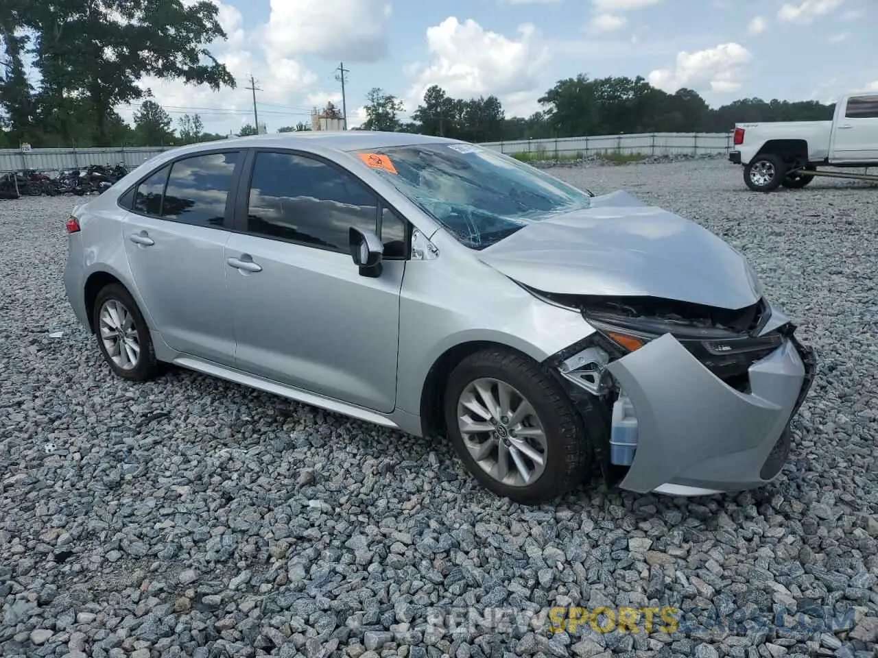 4 Photograph of a damaged car JTDVPMAE8MJ131518 TOYOTA COROLLA 2021