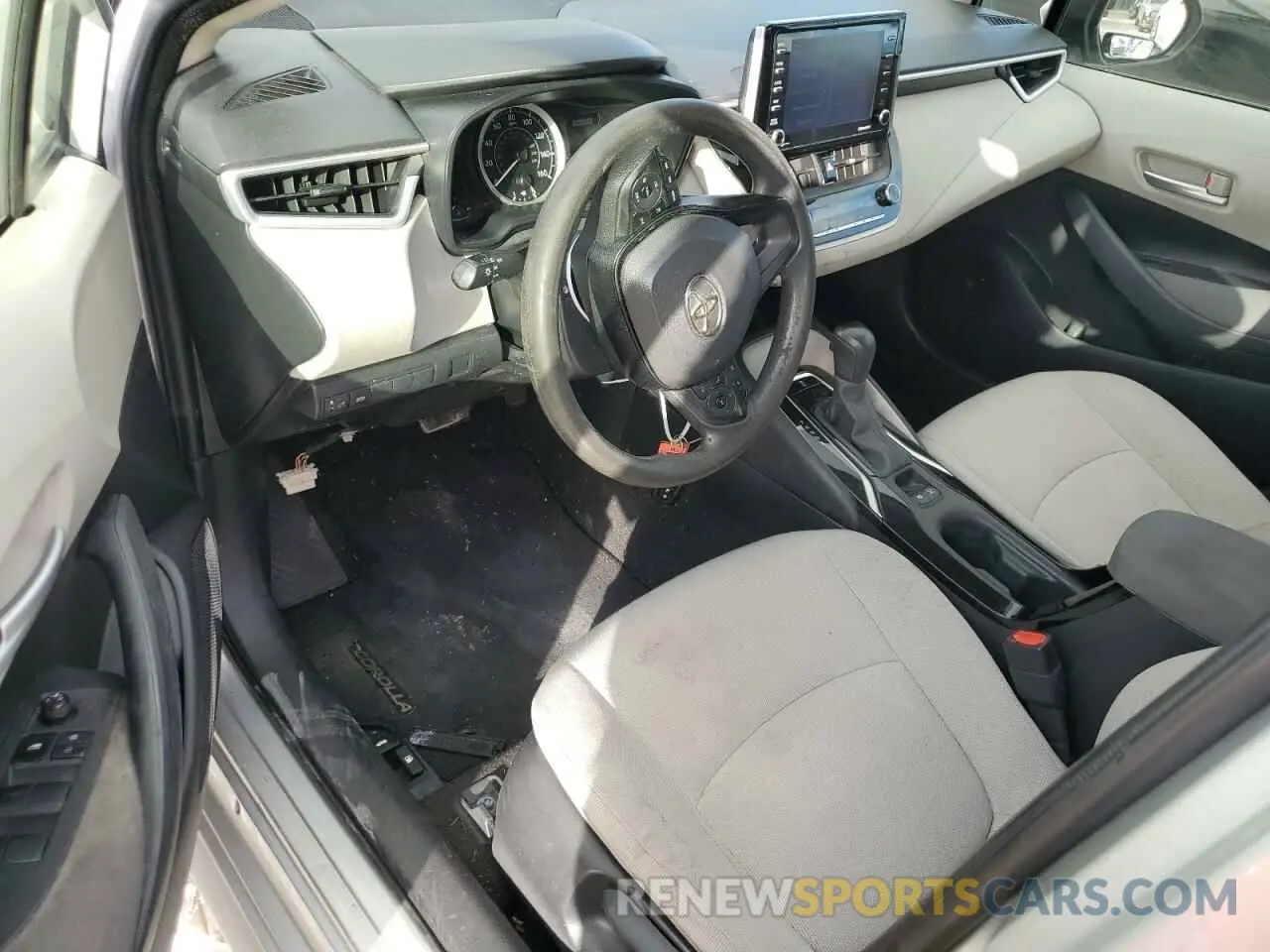 8 Photograph of a damaged car JTDVPMAE8MJ146102 TOYOTA COROLLA 2021