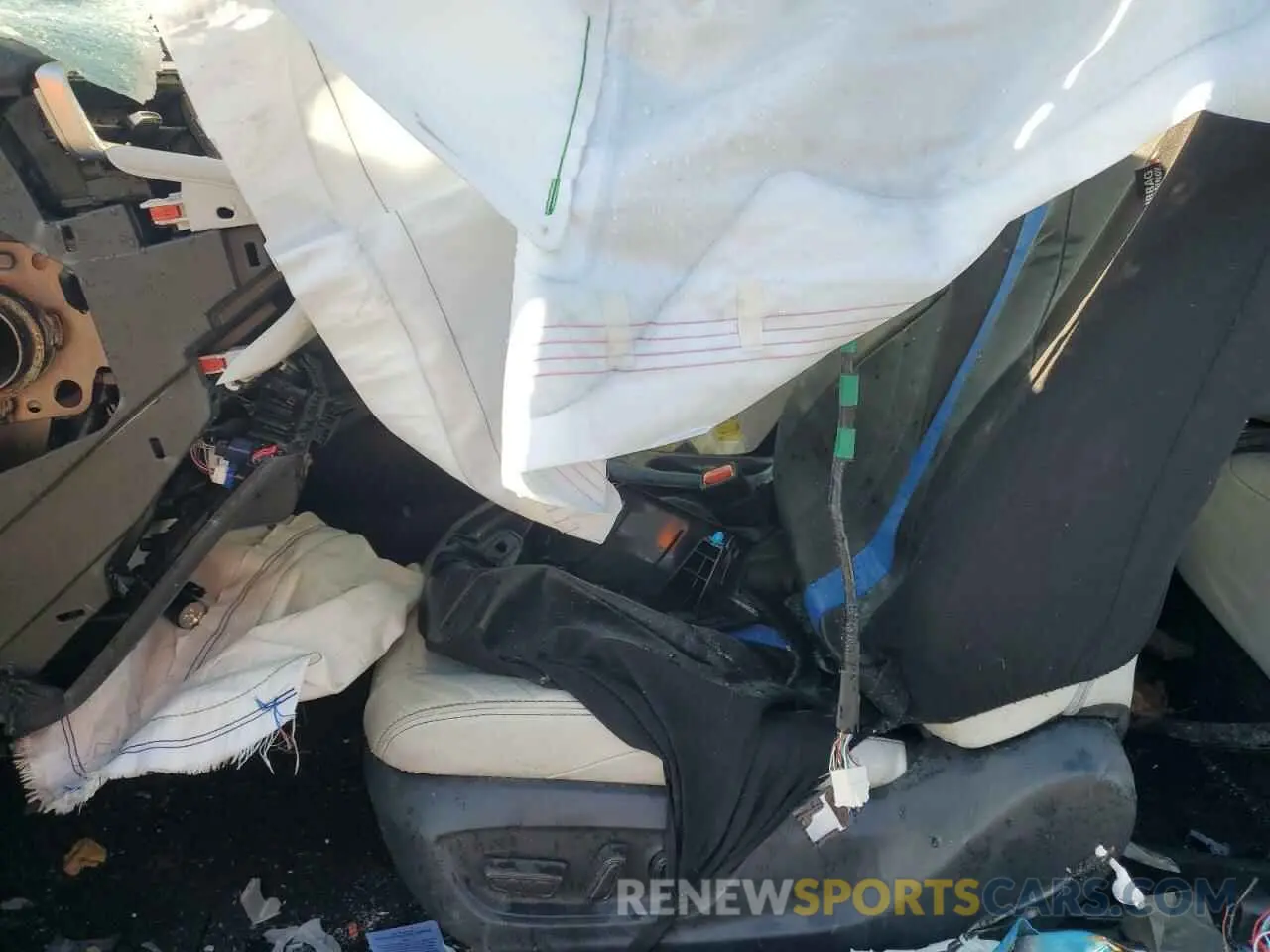 7 Photograph of a damaged car JTNA4MBE1M3126859 TOYOTA COROLLA 2021
