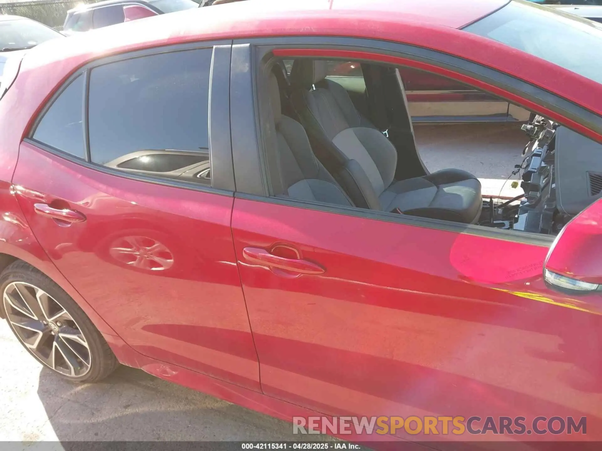 14 Photograph of a damaged car JTNC4MBE4M3138772 TOYOTA COROLLA 2021