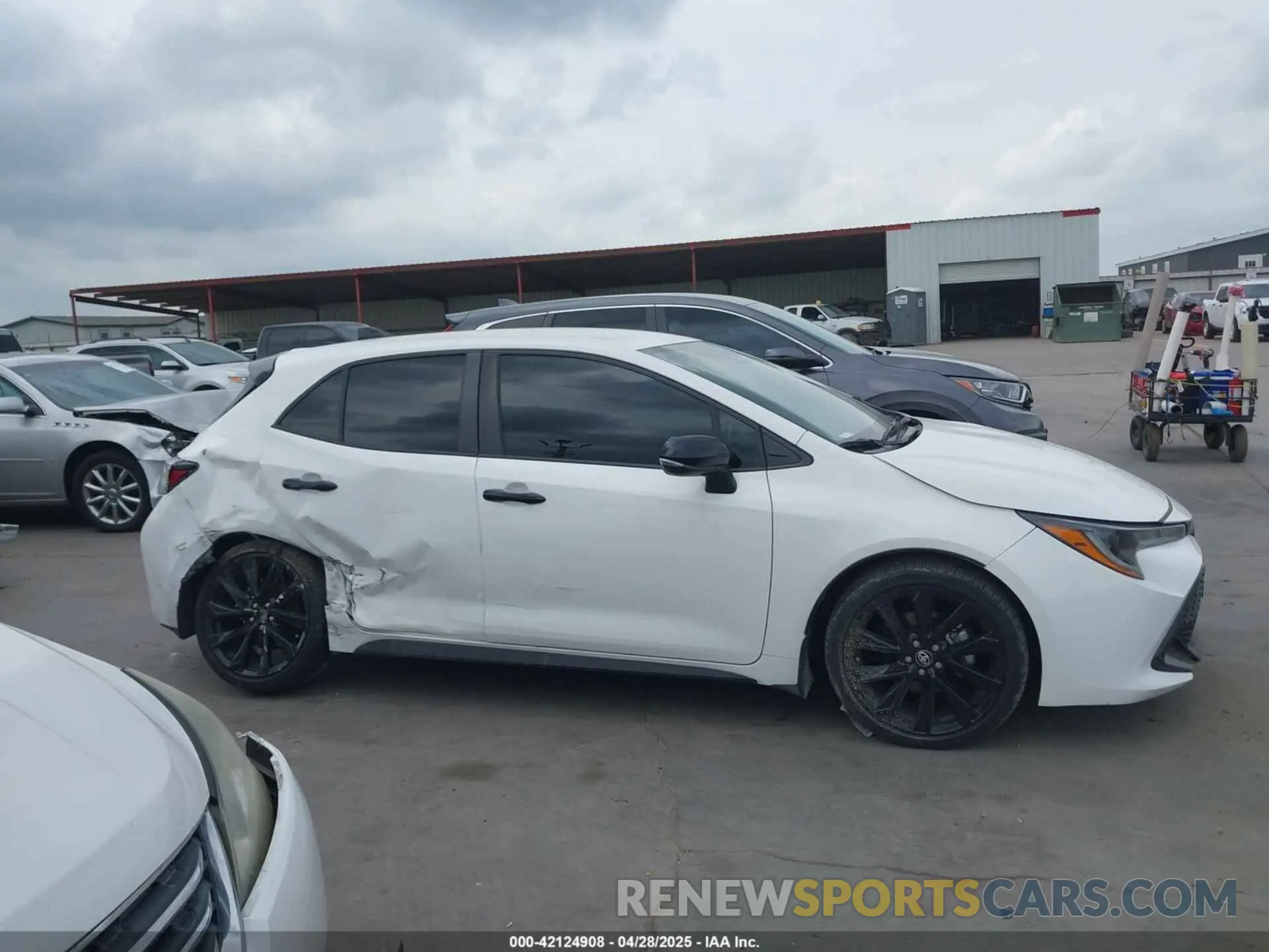 13 Photograph of a damaged car JTND4MBE0M3144654 TOYOTA COROLLA 2021