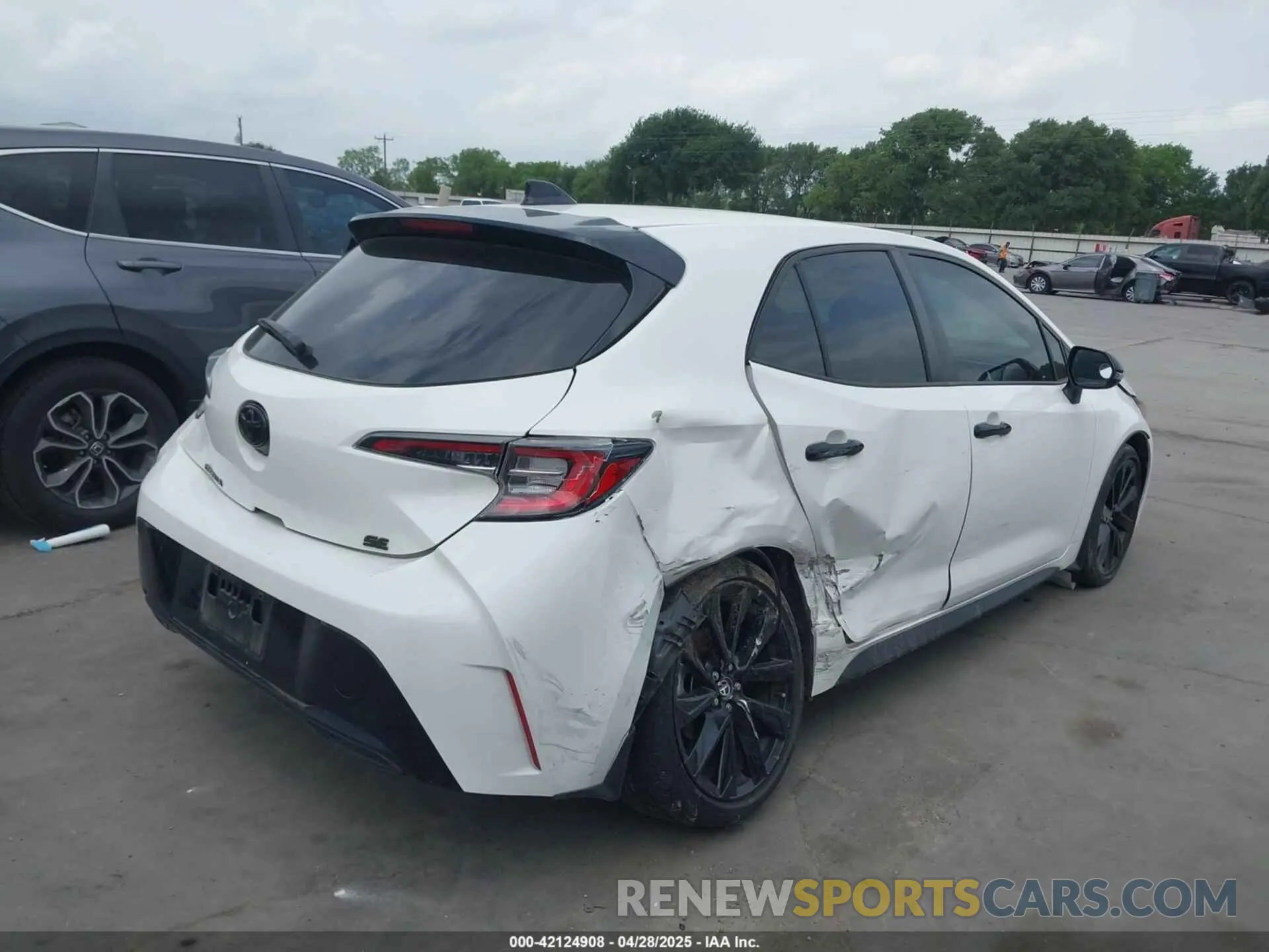 4 Photograph of a damaged car JTND4MBE0M3144654 TOYOTA COROLLA 2021