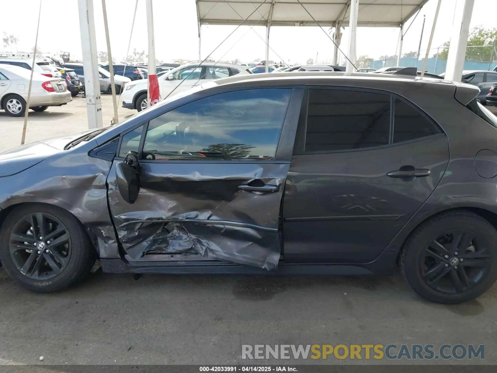 14 Photograph of a damaged car JTND4MBE3M3127668 TOYOTA COROLLA 2021