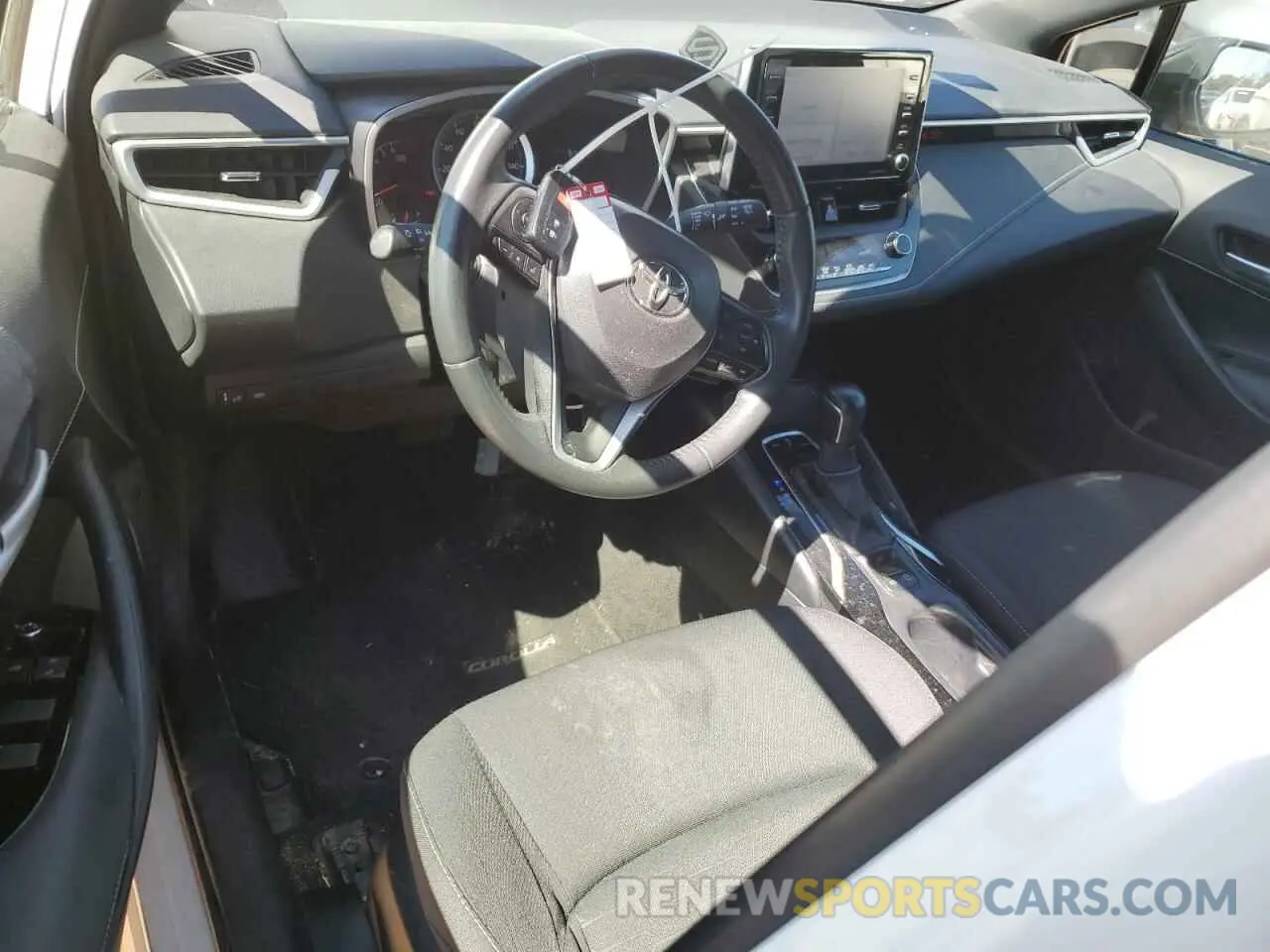 8 Photograph of a damaged car JTND4MBE4M3132376 TOYOTA COROLLA 2021