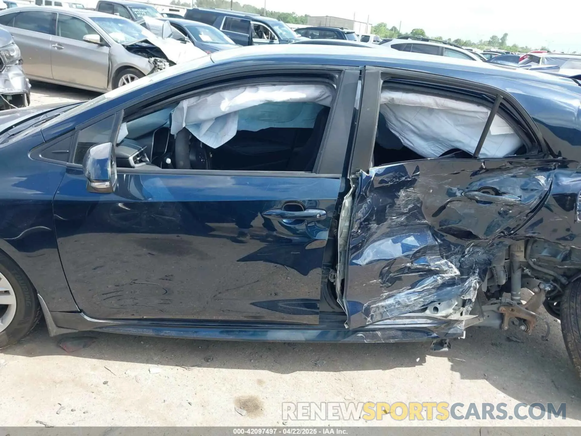 14 Photograph of a damaged car JTND4MBE5M3130281 TOYOTA COROLLA 2021