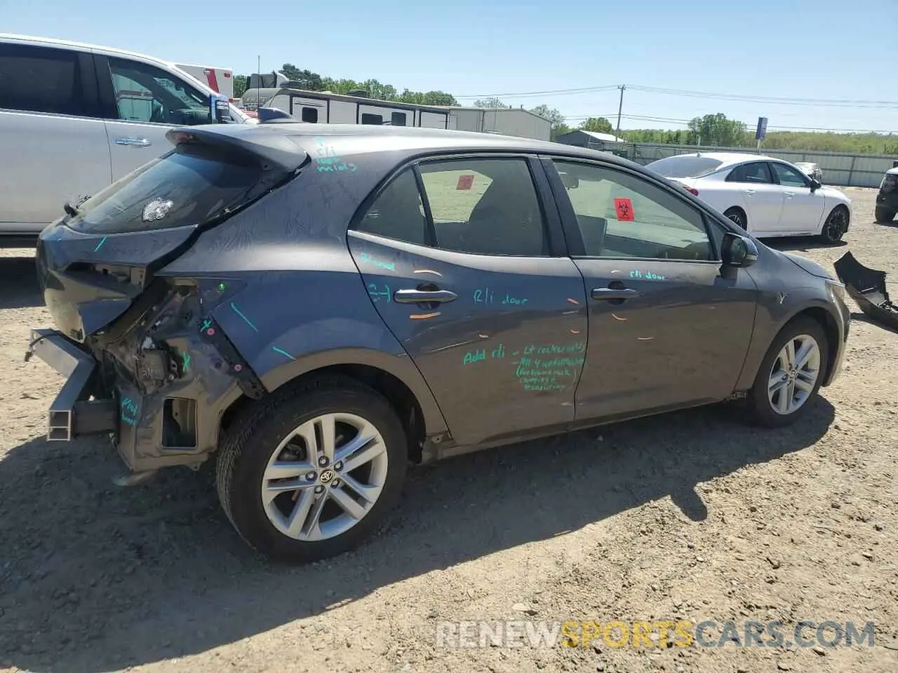 3 Photograph of a damaged car JTND4MBE8M3138245 TOYOTA COROLLA 2021