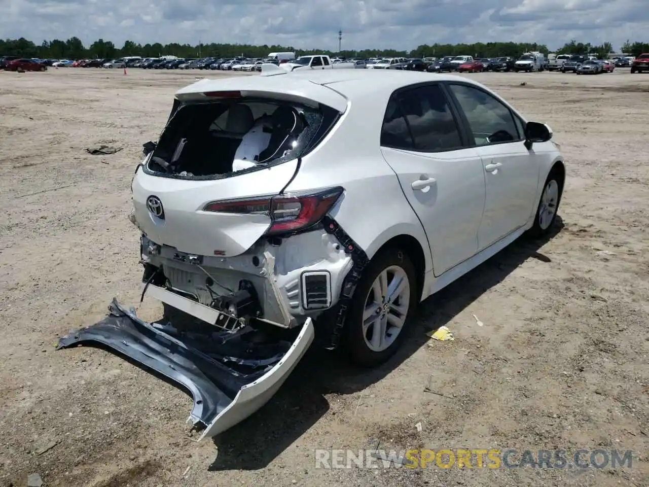 4 Photograph of a damaged car JTND4MBE9M3124659 TOYOTA COROLLA 2021