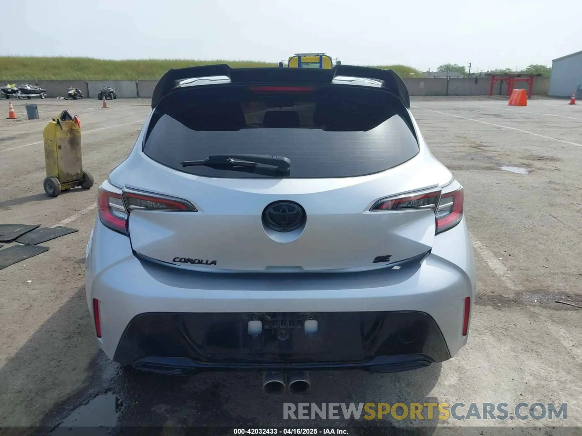 17 Photograph of a damaged car JTND4MBE9M3126220 TOYOTA COROLLA 2021