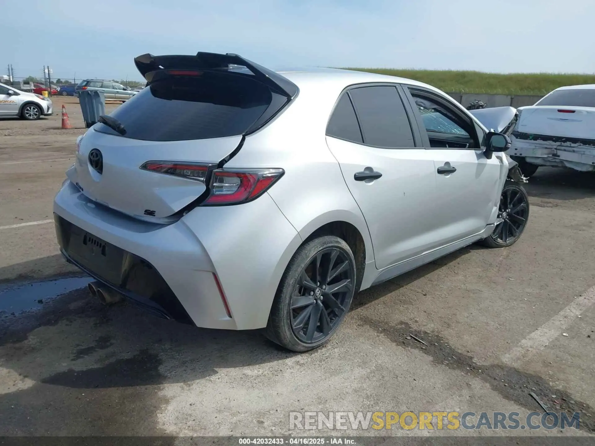 4 Photograph of a damaged car JTND4MBE9M3126220 TOYOTA COROLLA 2021