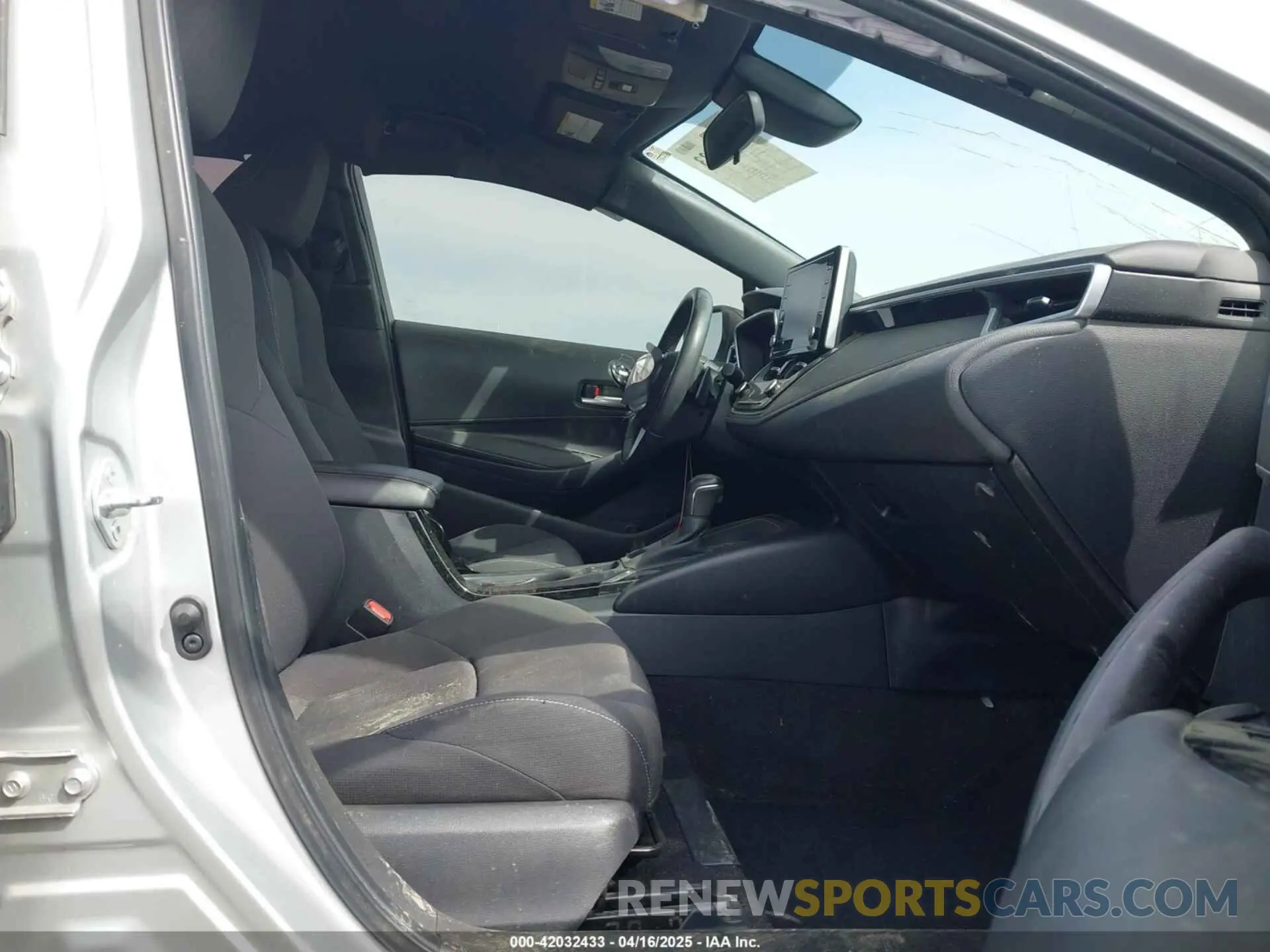 5 Photograph of a damaged car JTND4MBE9M3126220 TOYOTA COROLLA 2021
