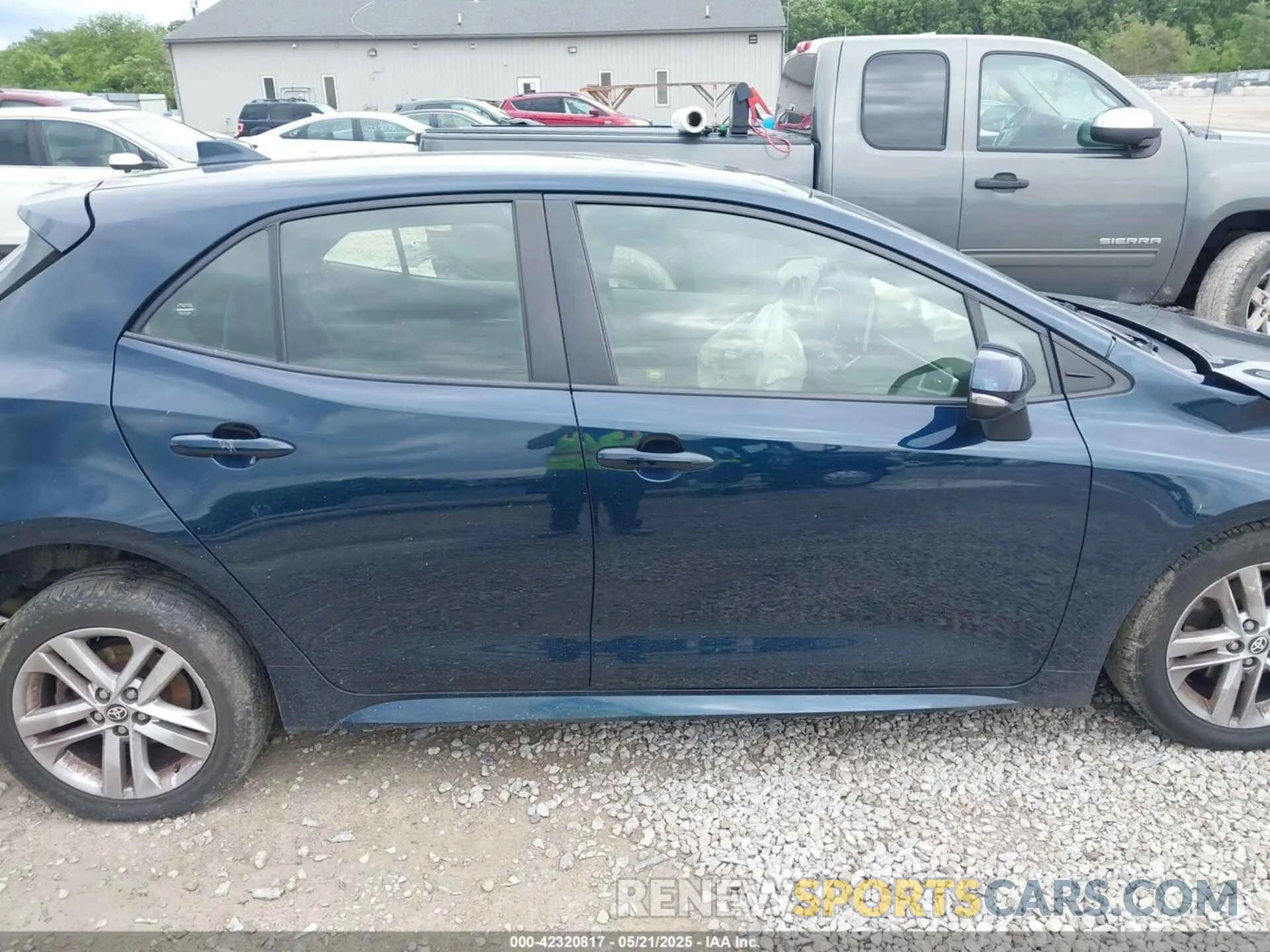 13 Photograph of a damaged car JTND4MBEXM3116666 TOYOTA COROLLA 2021