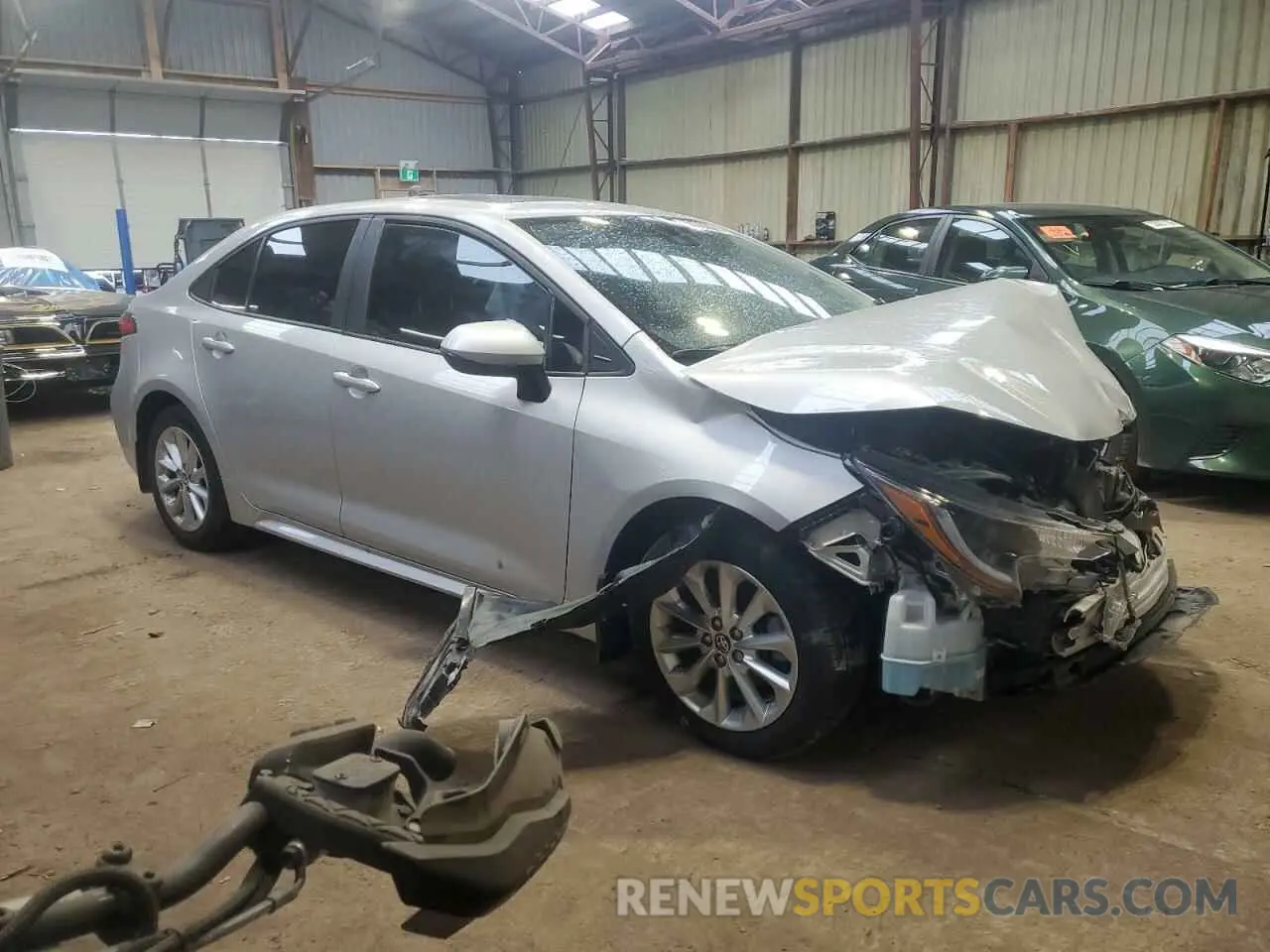 4 Photograph of a damaged car 5YFBPMBE1NP314838 TOYOTA COROLLA 2022
