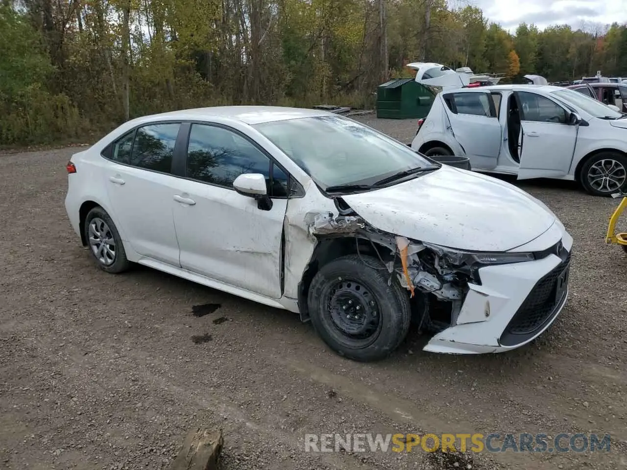 4 Photograph of a damaged car 5YFBPMBE5NP330346 TOYOTA COROLLA 2022