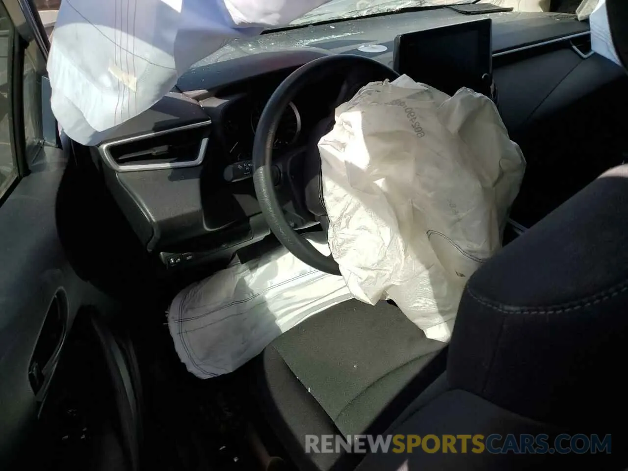 8 Photograph of a damaged car 5YFBPMBE5NP380101 TOYOTA COROLLA 2022