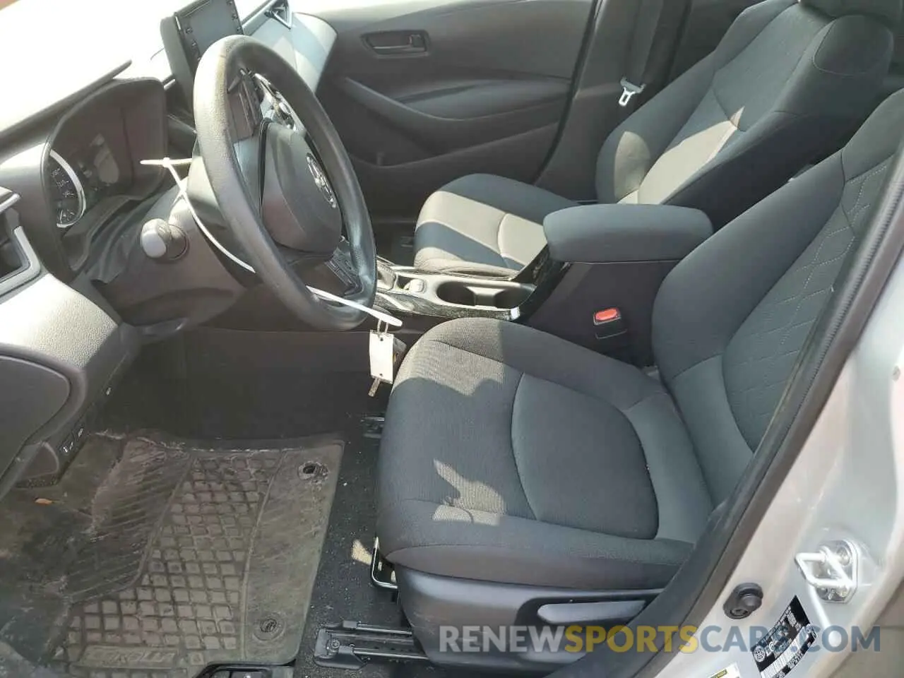 7 Photograph of a damaged car 5YFBPMBE9NP367593 TOYOTA COROLLA 2022