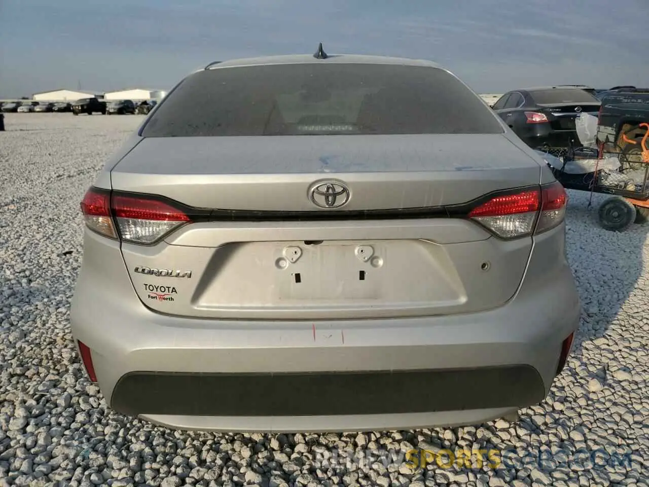 6 Photograph of a damaged car 5YFDPMAE0NP322021 TOYOTA COROLLA 2022