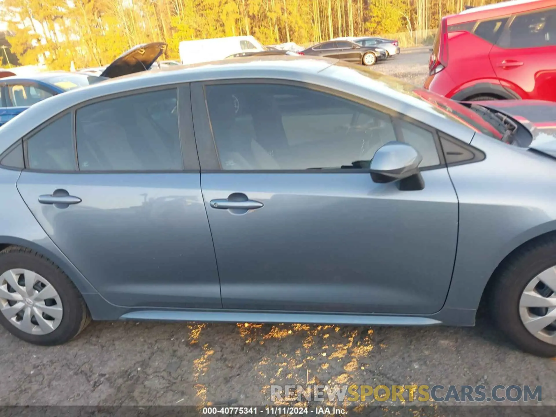 13 Photograph of a damaged car 5YFDPMAE2NP367588 TOYOTA COROLLA 2022