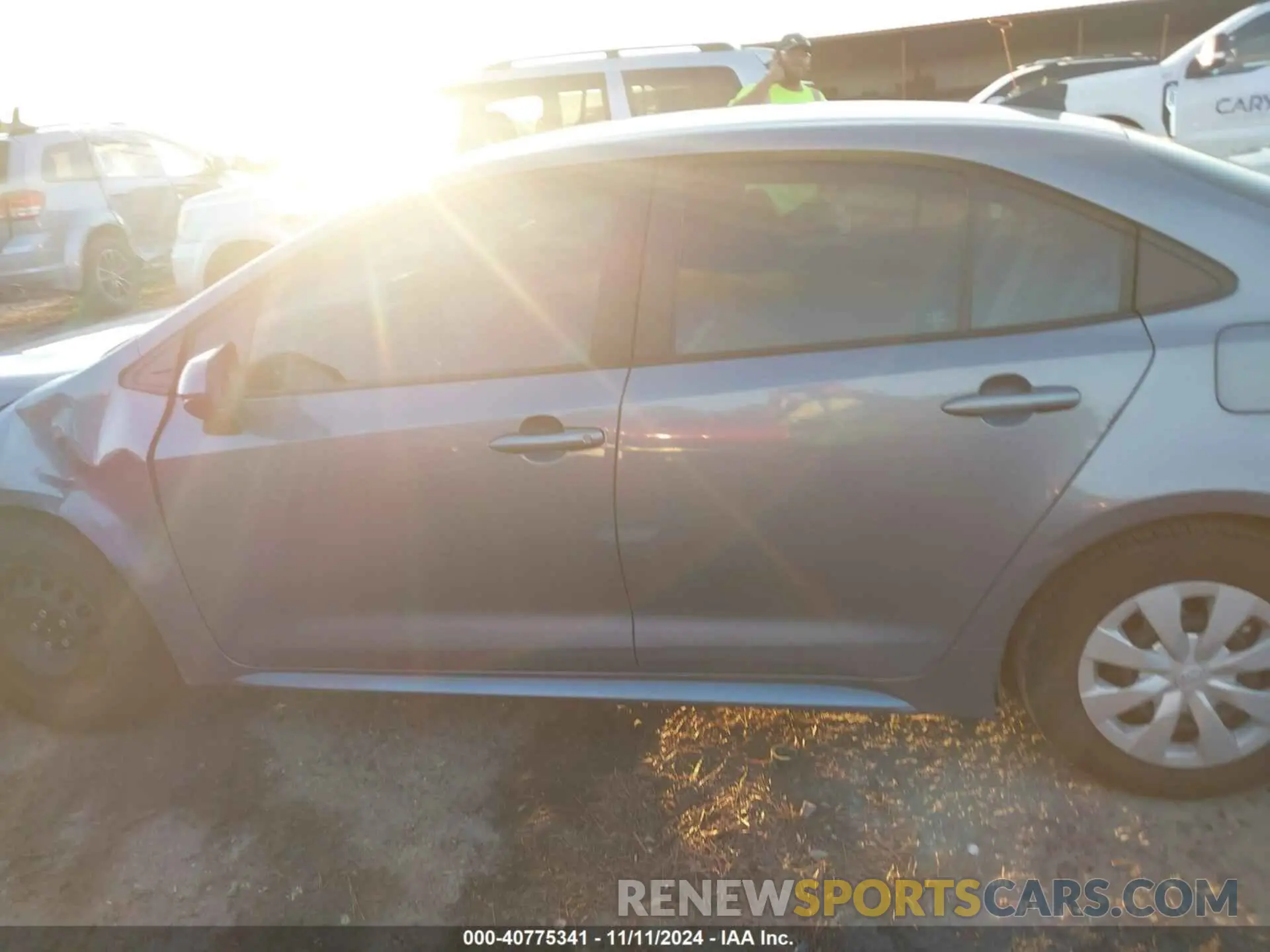 14 Photograph of a damaged car 5YFDPMAE2NP367588 TOYOTA COROLLA 2022