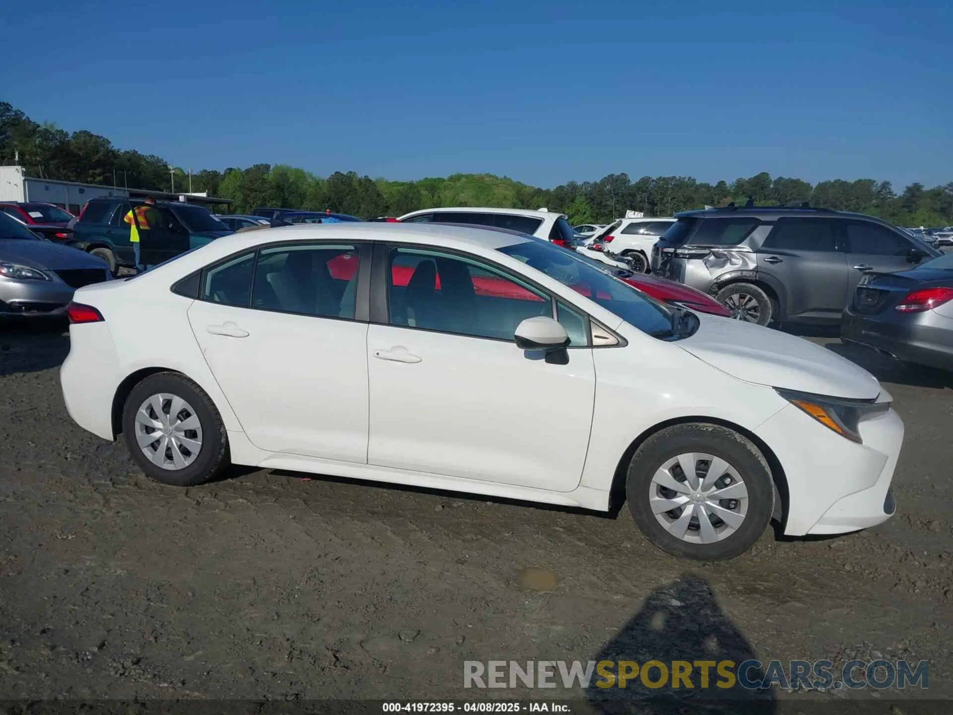 13 Photograph of a damaged car 5YFDPMAE2NP377750 TOYOTA COROLLA 2022