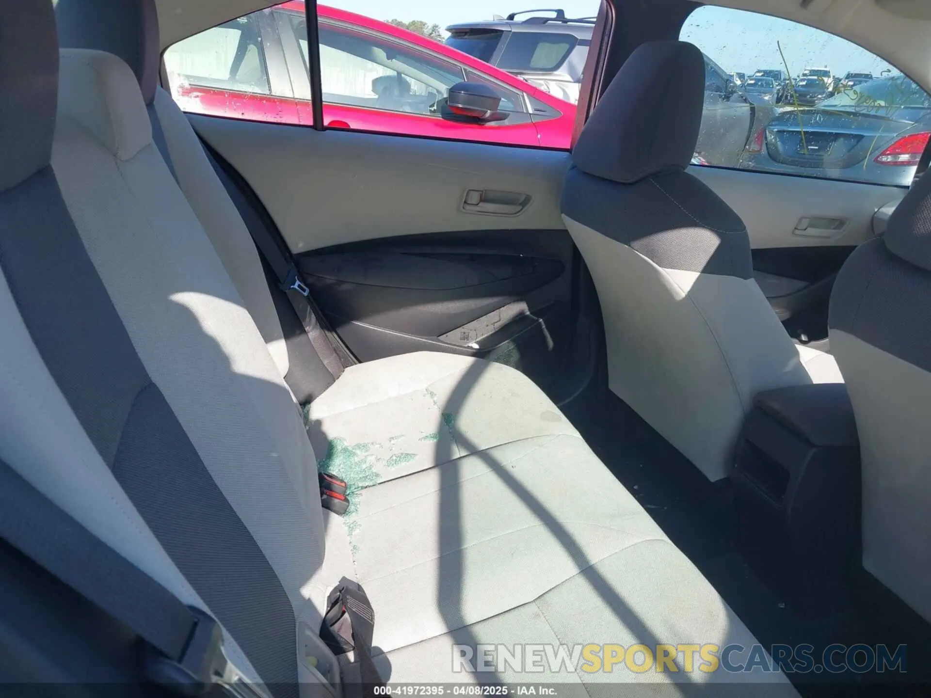 8 Photograph of a damaged car 5YFDPMAE2NP377750 TOYOTA COROLLA 2022
