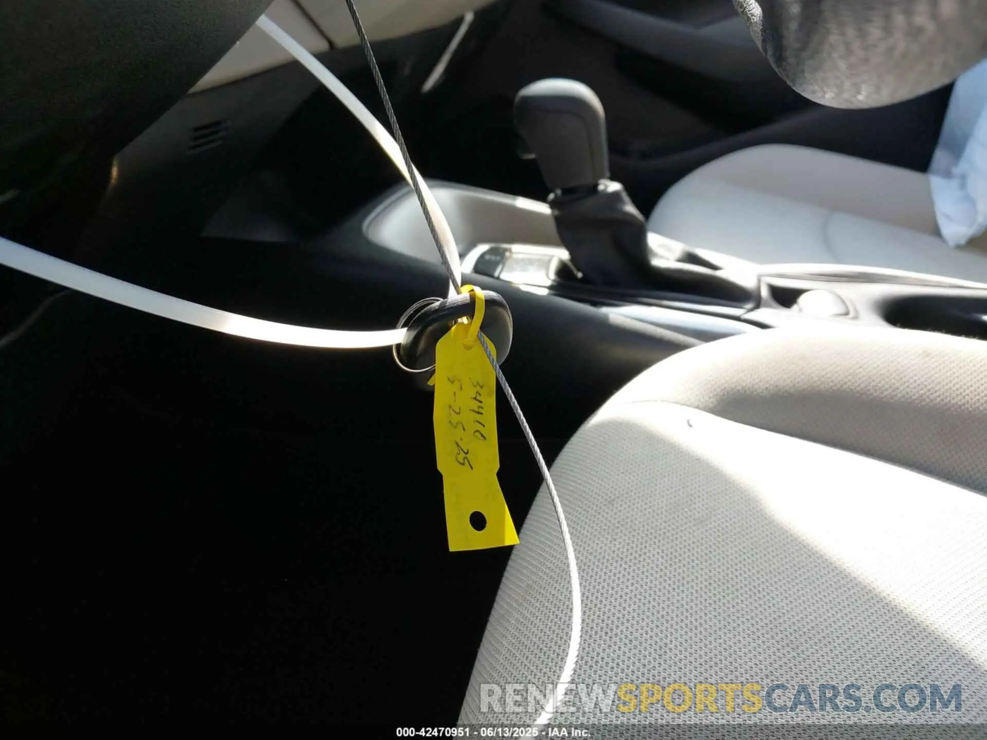 11 Photograph of a damaged car 5YFDPMAE6NP275271 TOYOTA COROLLA 2022