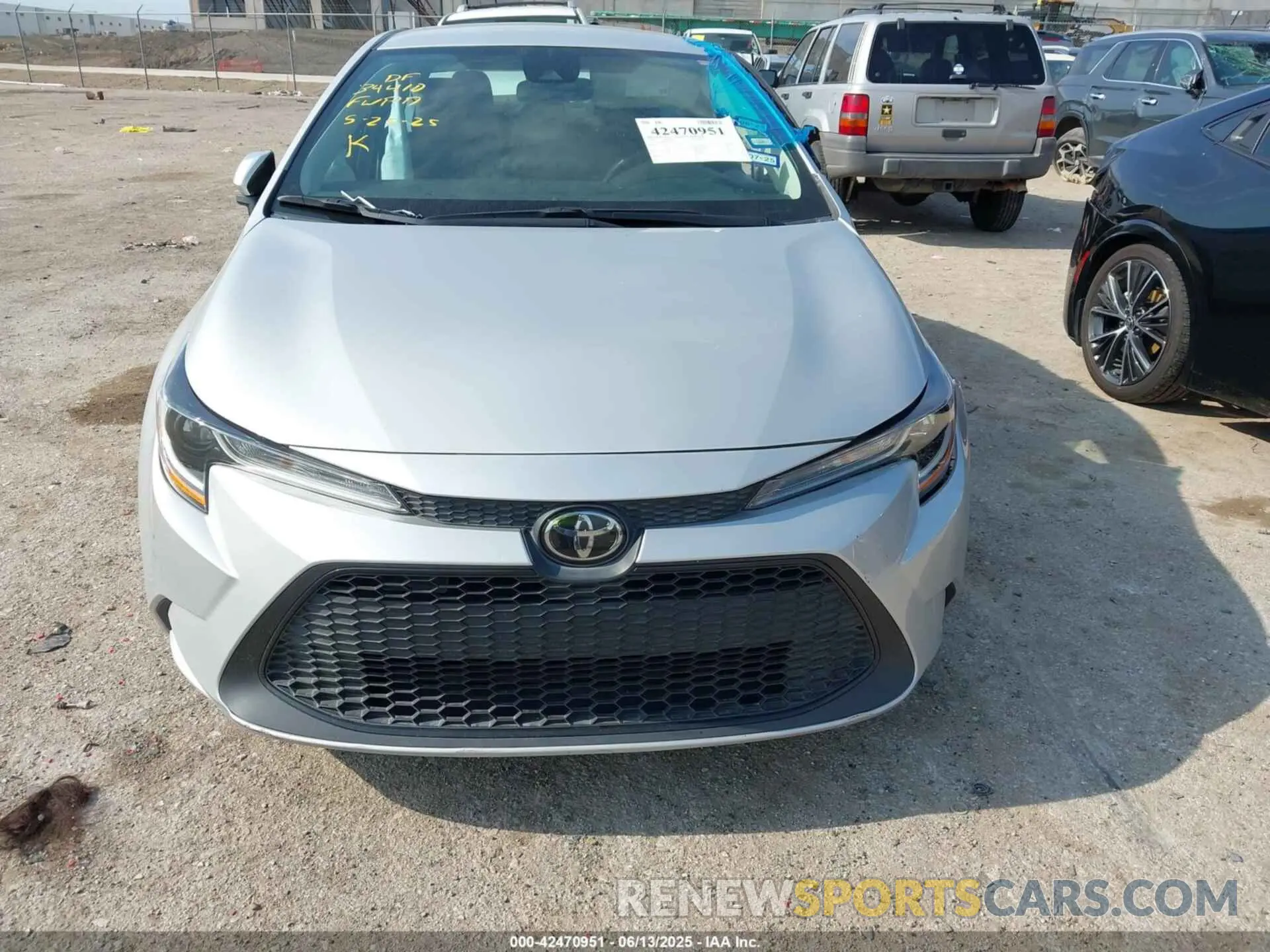 12 Photograph of a damaged car 5YFDPMAE6NP275271 TOYOTA COROLLA 2022
