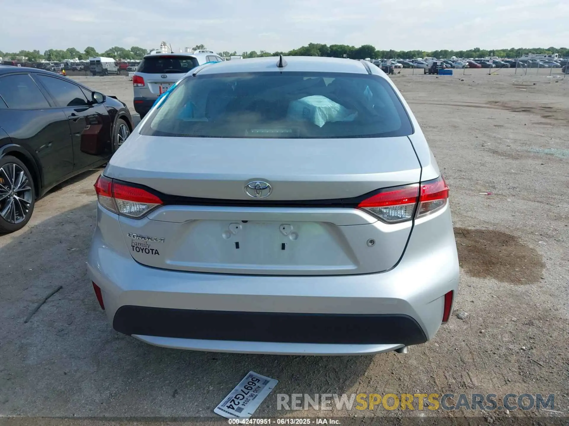 16 Photograph of a damaged car 5YFDPMAE6NP275271 TOYOTA COROLLA 2022