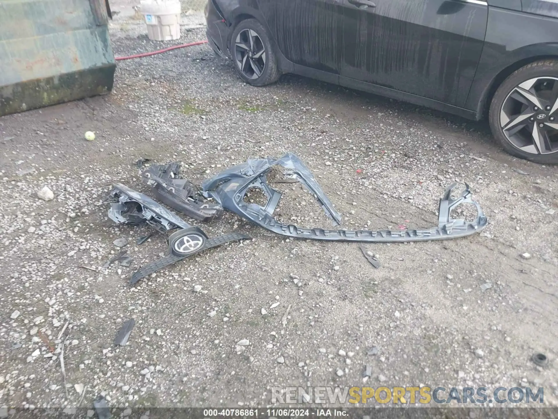 12 Photograph of a damaged car 5YFDPMAE7NP299403 TOYOTA COROLLA 2022