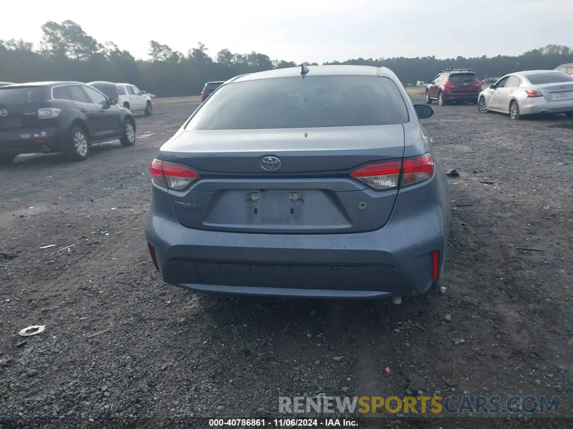 17 Photograph of a damaged car 5YFDPMAE7NP299403 TOYOTA COROLLA 2022