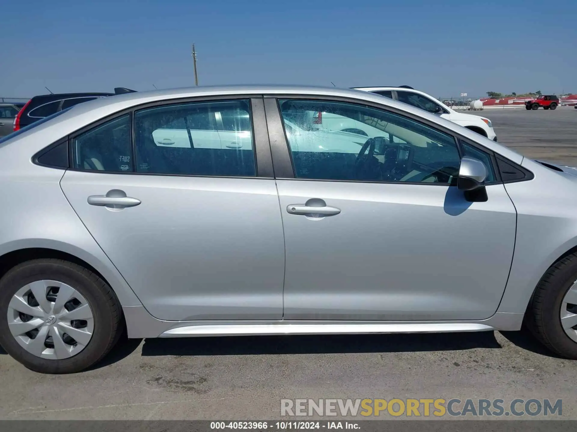 13 Photograph of a damaged car 5YFDPMAE7NP385469 TOYOTA COROLLA 2022